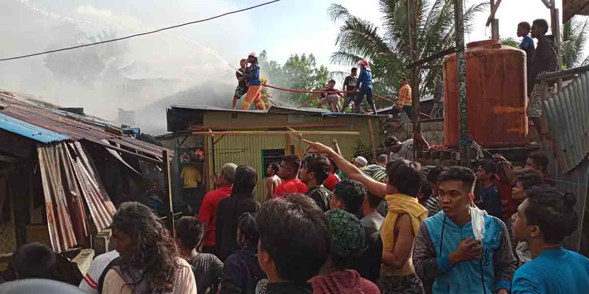 lima-unit-bangunan-di-timika-hangus-terbakar